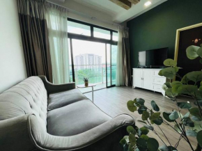 Mount Austin Palazio Lake view 3Br2Ba 2-8pax TV box near Aeon